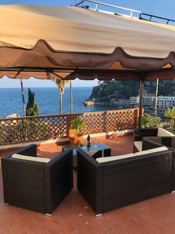 Apartamento La Bomboniera Della Brigata Spendereccia! Taormina Exterior foto